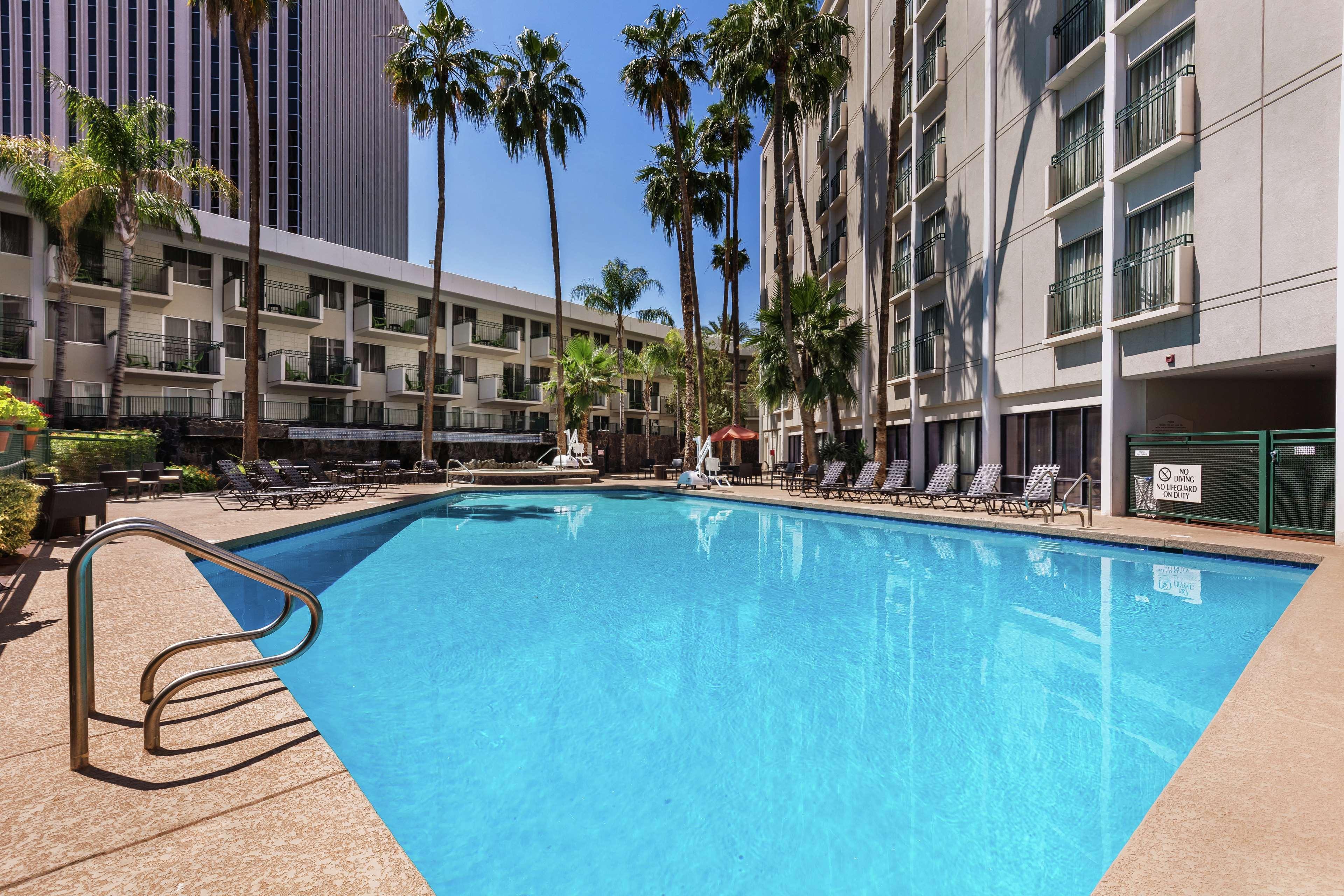 Hilton Garden Inn Phoenix Midtown Bagian luar foto